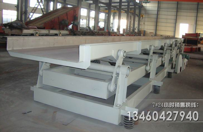 連桿長距離振動(dòng)輸送機(jī)圖片