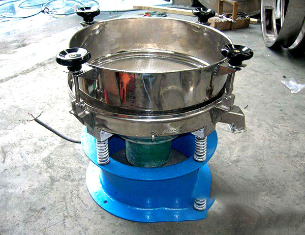 茴香粉除渣除雜需要什么振動(dòng)篩粉機(jī)，多少錢一臺(tái)？