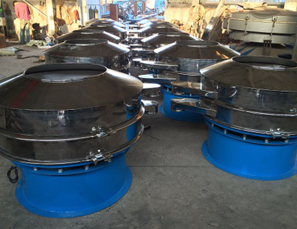 800型振動篩普鋼跟不銹鋼差多少錢？