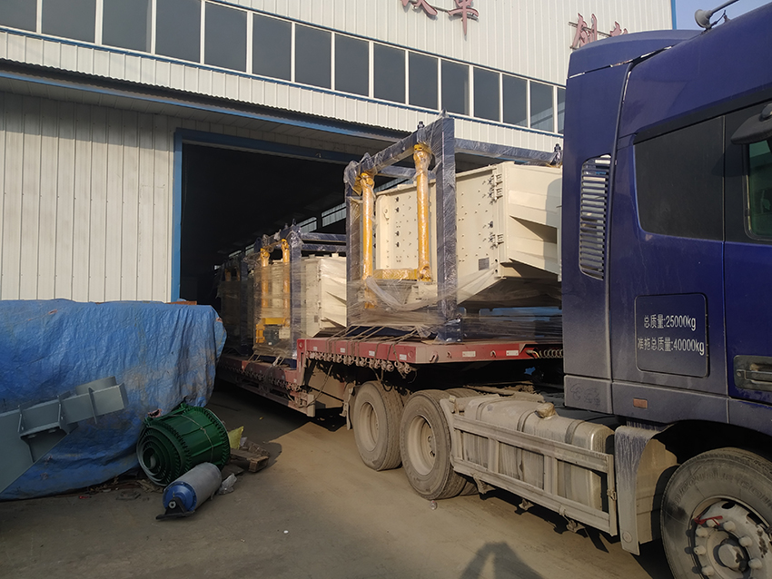 江蘇常州方形搖擺篩發(fā)貨了，請注意查收