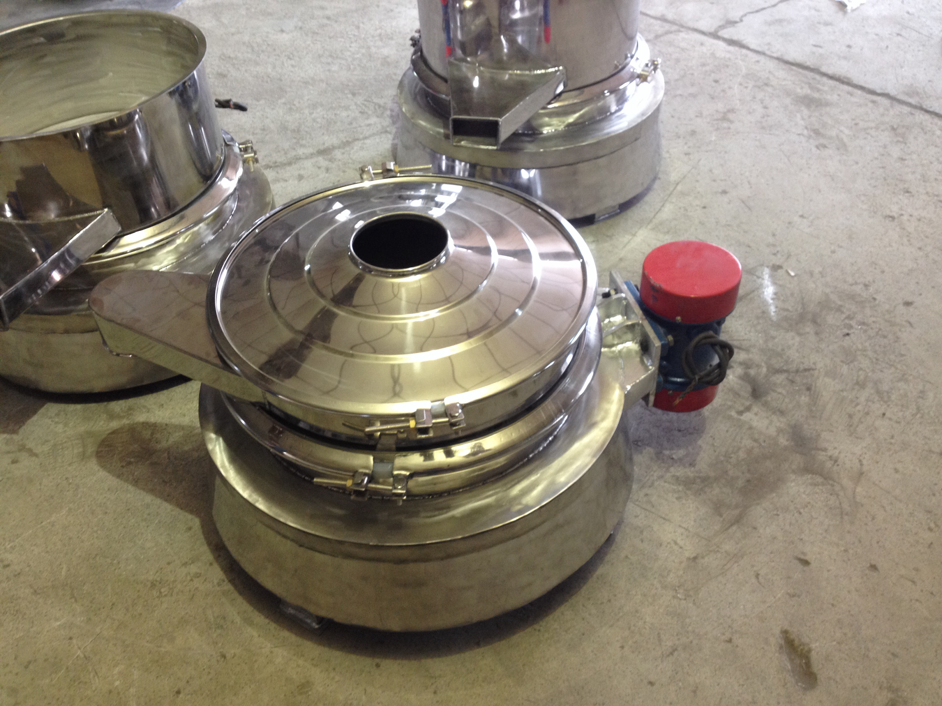 乳膠過濾高頻振動篩多少錢一臺？