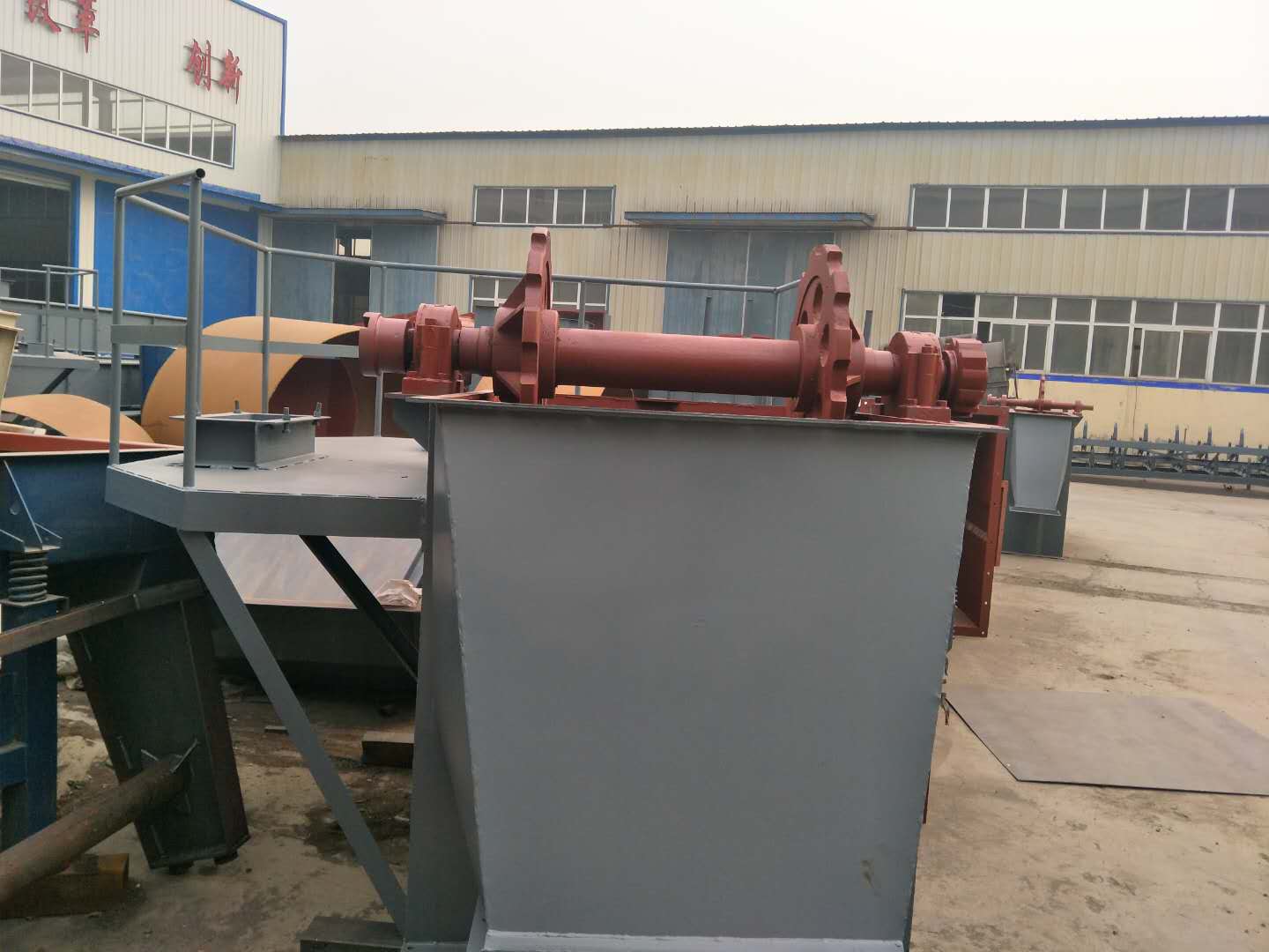 機(jī)制砂、石粉鏈、碎石子專用鏈?zhǔn)酱怪碧嵘龣C(jī)